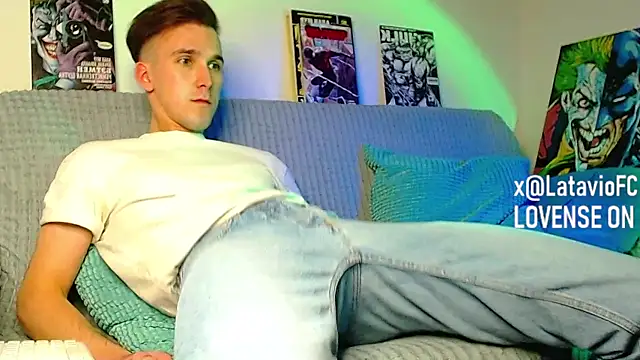 Midnighter_ Webcam show