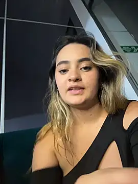 Chat +18 de Antonella_Julieta ao vivo