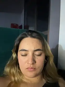 Chat +18 de Antonella_Julieta ao vivo