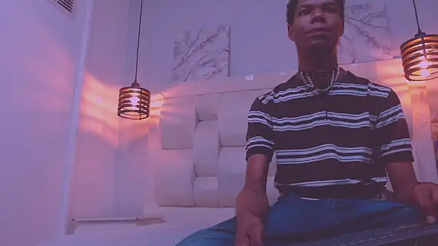 Czat XXX na żywo – Santiago_Ortiz_