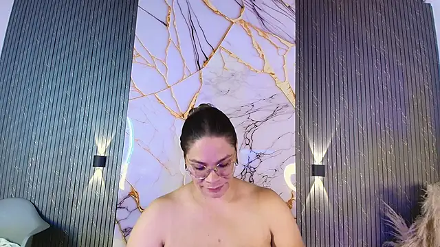 Pokazy przed kamerką – big_tits_in_your_face