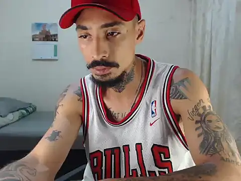 emiliano_hottt – Kamerová šou