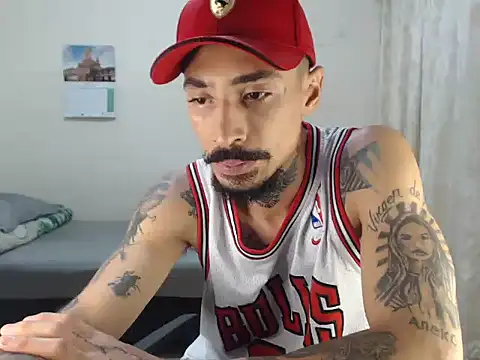 Živý XXX chat emiliano_hottt