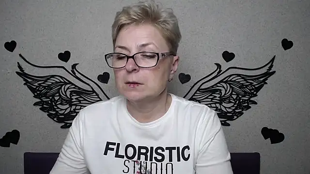 EmiliaGree Chat XXX in diretta