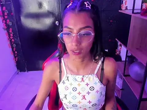 KarlaSlutSkinny__ Chat XXX live