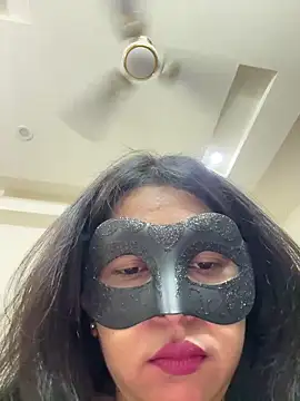 Chat +18 de raavigirl ao vivo