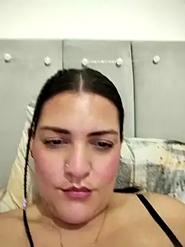 Chat XXX en directo de Mia_Hampton