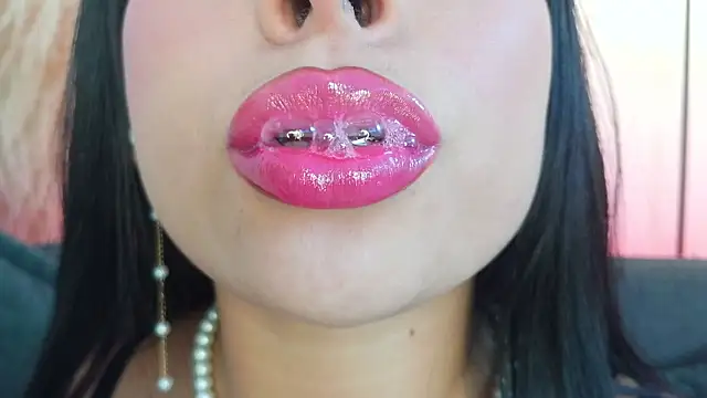 mia_roux1 élő XXX-chatje