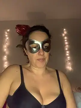 hotbrunettemass' Webcam Show