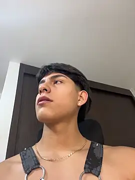 Lander_Cruz élő XXX-chatje