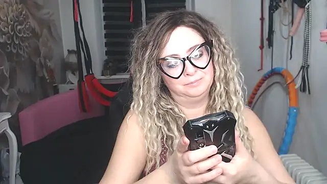 แชท XXX สดของ MISSwithDOLLS