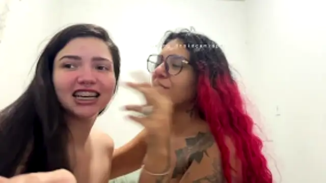 Show de Braziliangirlfriends na webcam