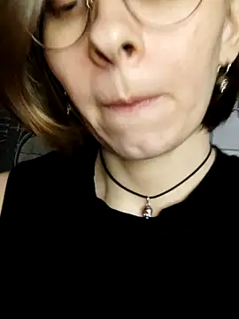 Aashikalaa Live XXX-chat