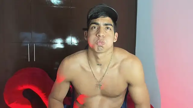 Milo_LatinBoy Webcamshow