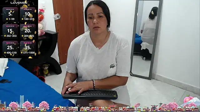 LAURA_Foxht live XXX chat