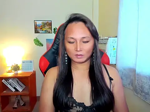 hella_queen Webcam show