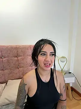 EmmyEvans1's Live XXX Chat