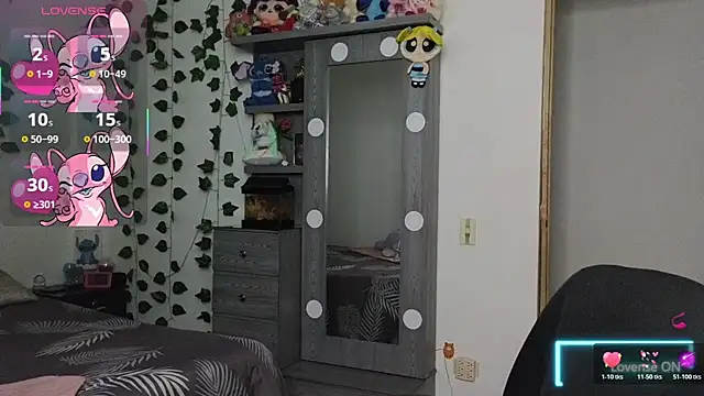 Asenaesmee Chat XXX live