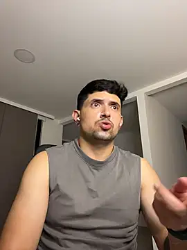 TroyeSavage – webcam-show