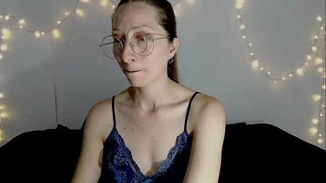 Chat +18 de Carlin_Diaz ao vivo