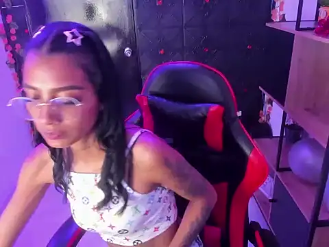 Chat XXX ao vivo de KarlaSlutSkinny__