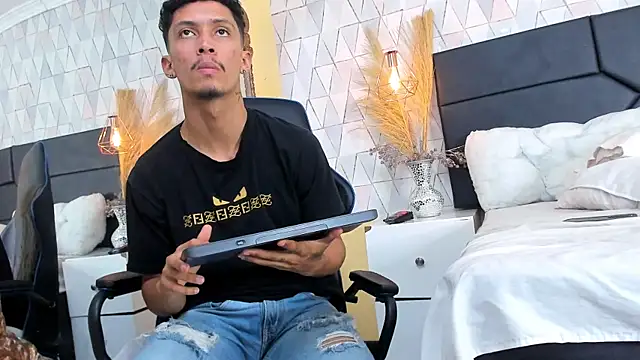 NoahOsorio Webcam show