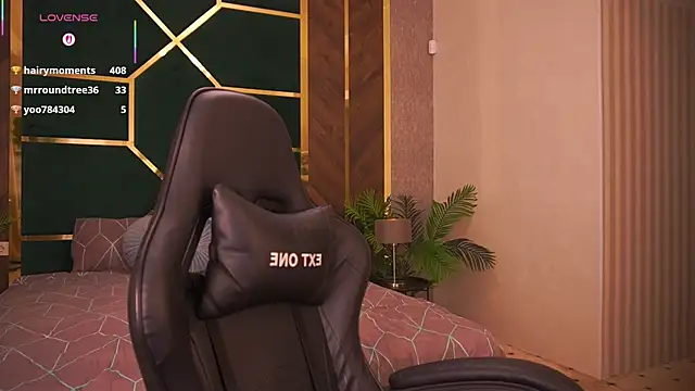 XXX chat uživo modela MollyyMayy