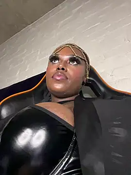 QUEEN_NOBUHLE_FEMDOM_777 网络视讯表演