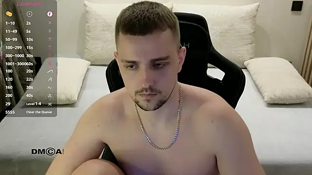 Show modela Larstar01 na web-kameri