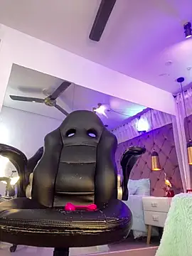 Auri__: онлайн-секс-чат