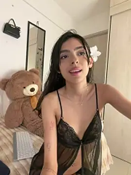 ZaraLuuv's Live XXX Chat