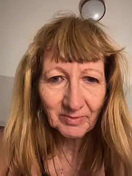 MatureKim Pertunjukan Webcam