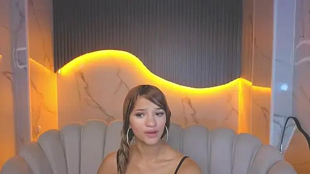 Laurita_b élő XXX-chatje