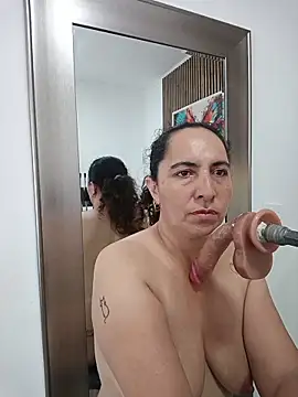 Luna_Naughty1のライブXXXチャット