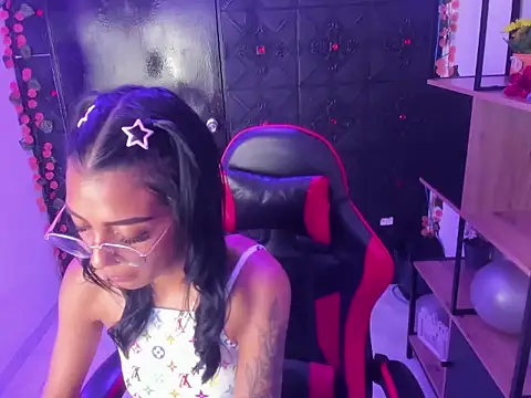 KarlaSlutSkinny__ Live XXX Chat