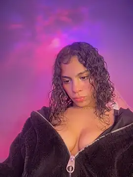 NINA_18_YEARS Webcam show