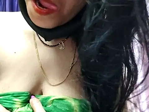 Chat XXX en directo de poojaxxx65