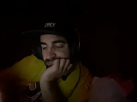 young_bear06 Webcam-Show