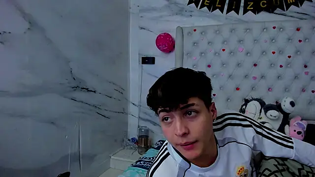 Ari_and_StormのライブXXXチャット