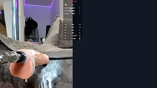 EIeniVanwart 现场XXX聊天