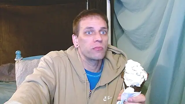 cguffey2284 Show Webcam