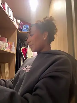 Amber_peach Webcam show