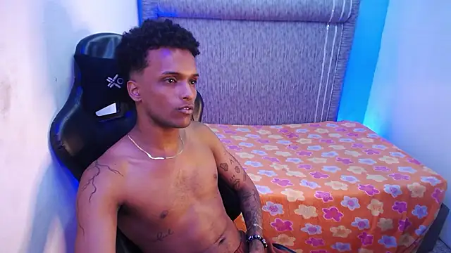 Theo_088_ élő XXX-chatje