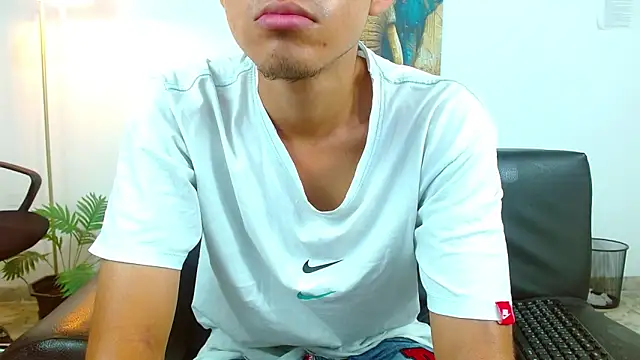 lucass_18 élő XXX-chatje