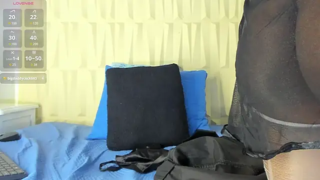 mia_pineda: απευθείας συνομιλία ΧΧΧ