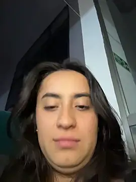 Antonella_Julieta: διαδικτυακό σόου στην κάμερα