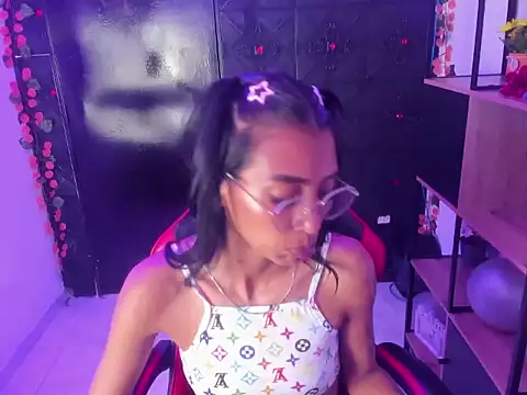 KarlaSlutSkinny__ Live XXX-Chat