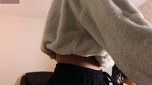 Онлайн чат XXX ela_petit