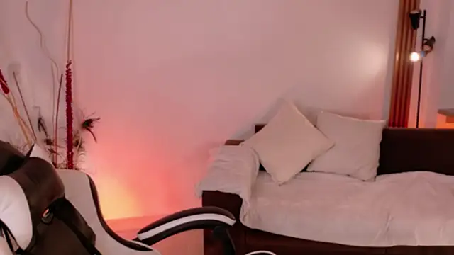 ChloeMoreti's Live XXX Chat