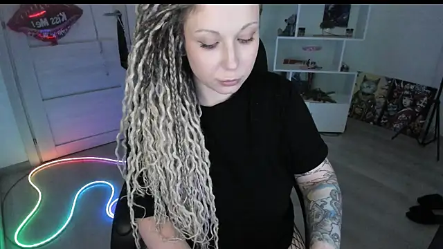 HoneySallyMoore's Live XXX Chat